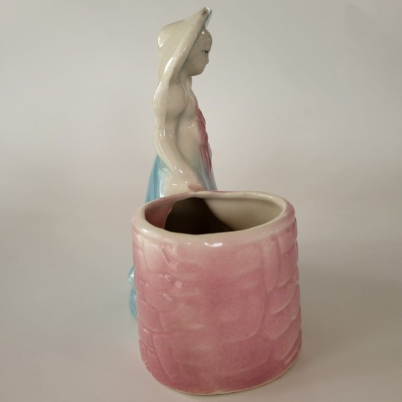 Vintage Pottery Southern Belle Wishing Well Planter Figurine Vase 40s 50s - Picture 4 of 7